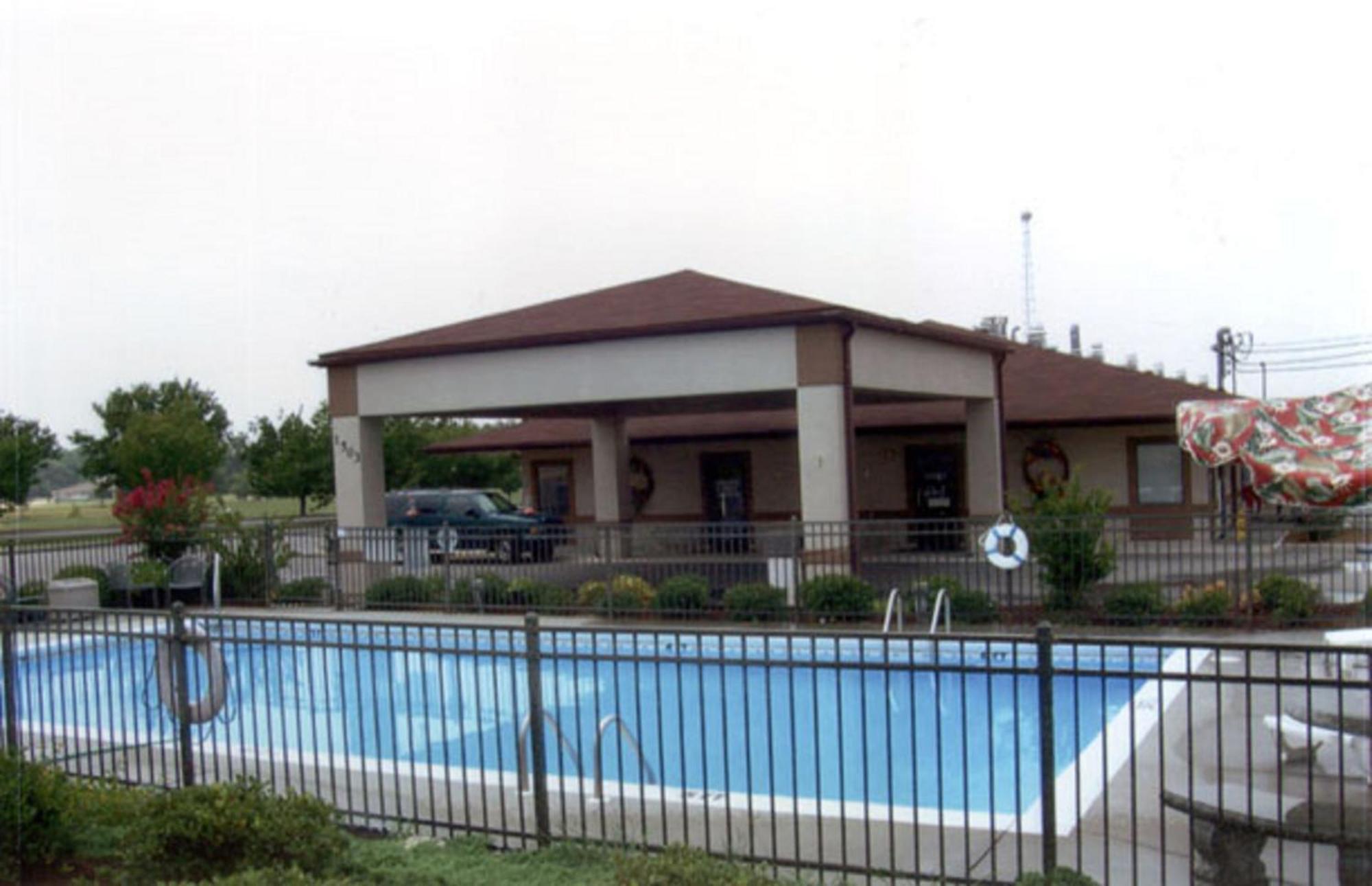 Briarwood Inn Of Geneva Exterior photo